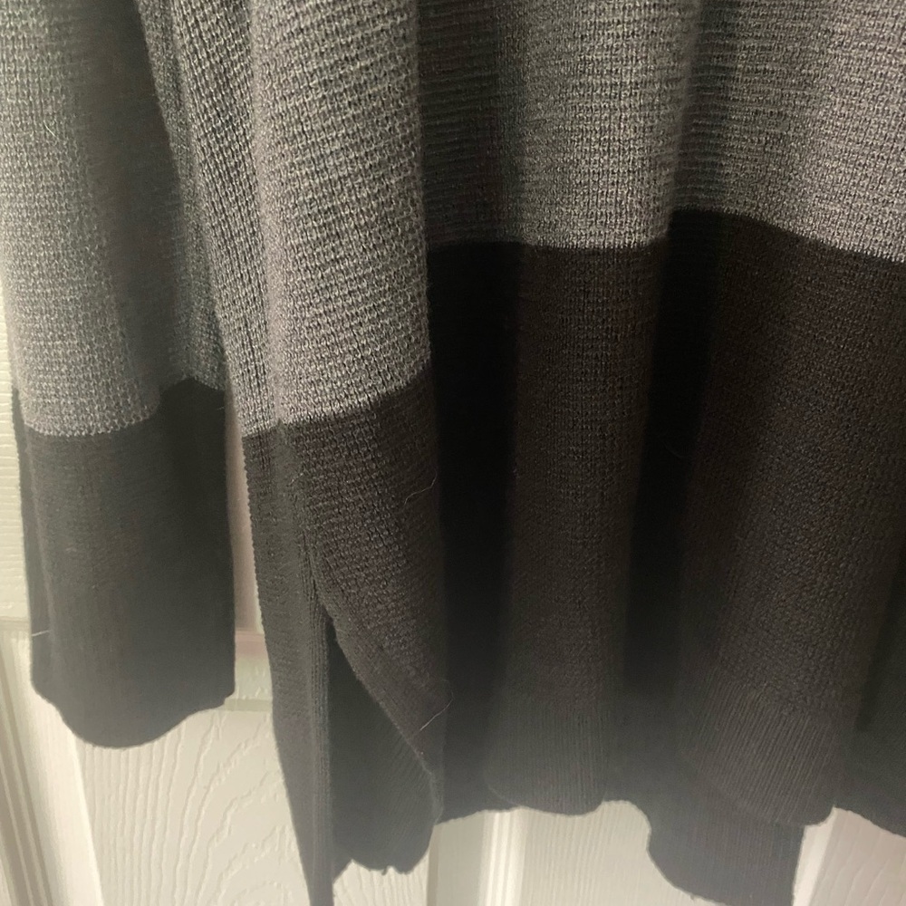 Vince Camuto Cream and Gray Crew Neck Sweater - Picture 4 of 7